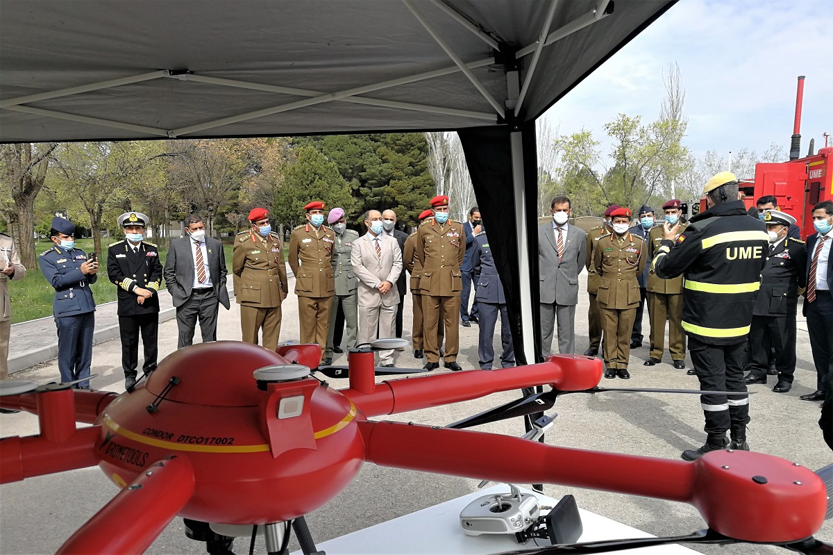 Los oficiales han mostrado inter&eacute;s, entre otras capacidades, en los drones con que cuenta la UME